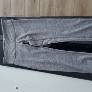 Lululemon size 4 cropped